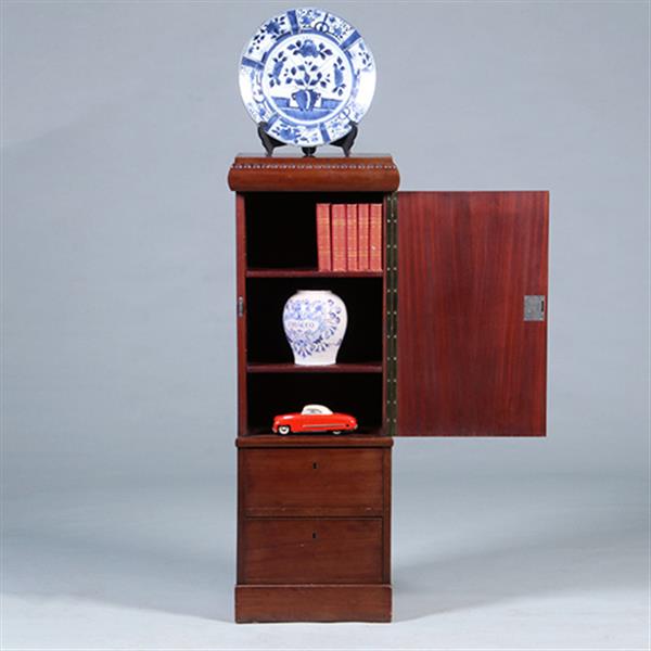 Grote foto art deco zuilvormige kast of kastvormige zuil met 1 deur en twee kleine laden ca 1915 no.431540 antiek en kunst stoelen en banken