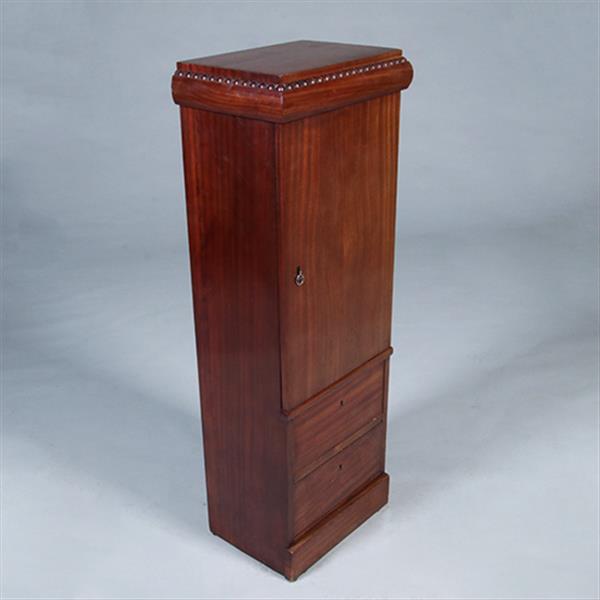Grote foto art deco zuilvormige kast of kastvormige zuil met 1 deur en twee kleine laden ca 1915 no.431540 antiek en kunst stoelen en banken