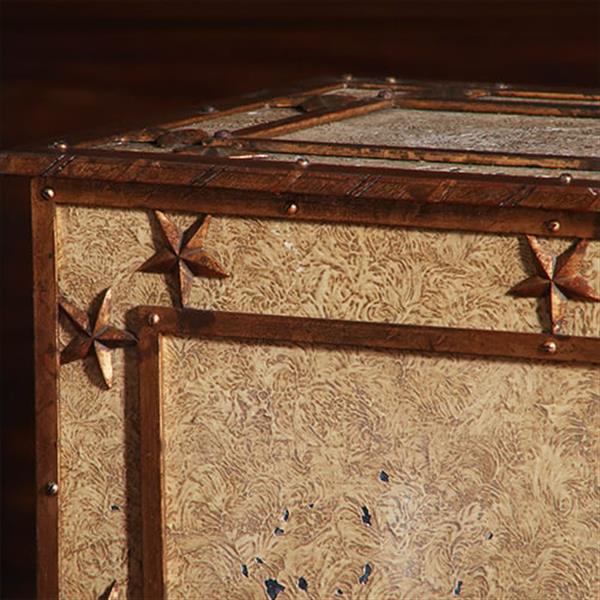 Grote foto antieke ijzeren beschilderde empire kist in prachtige oude kleur op bolpoten en met sterren ca 1810 antiek en kunst stoelen en banken