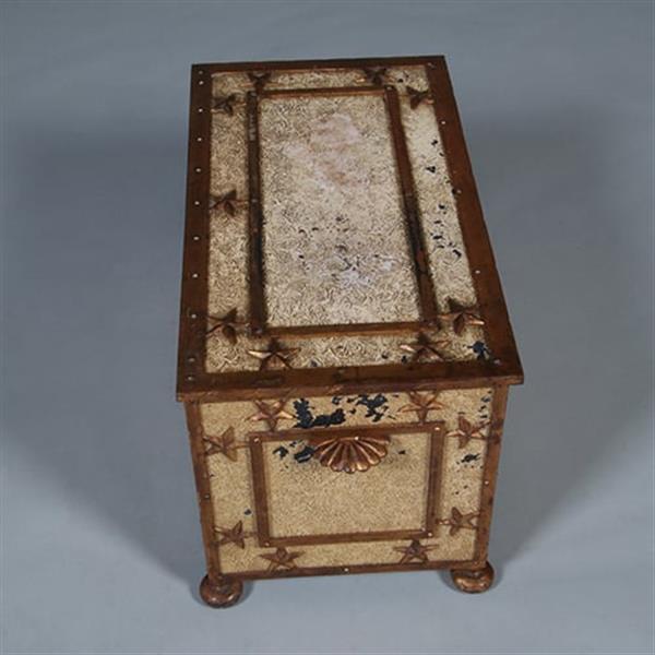 Grote foto antieke ijzeren beschilderde empire kist in prachtige oude kleur op bolpoten en met sterren ca 1810 antiek en kunst stoelen en banken