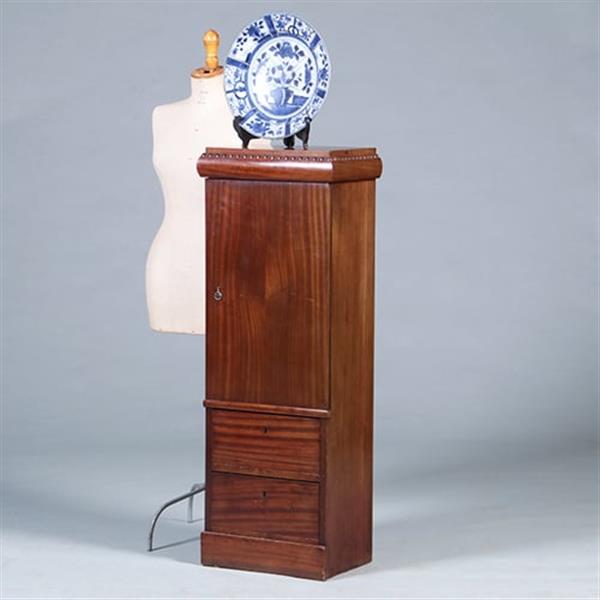 Grote foto art deco zuilvormige kast of kastvormige zuil met 1 deur en twee kleine laden ca 1915 no.431540 antiek en kunst stoelen en banken