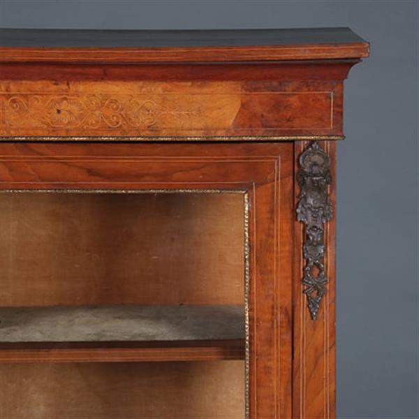 Grote foto engelse vitrinekast in notenhout met rijk inlegwerk ca 1850 no.431550 antiek en kunst stoelen en banken
