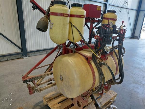 Grote foto hardi veldspuit agrarisch onkruidbestrijding