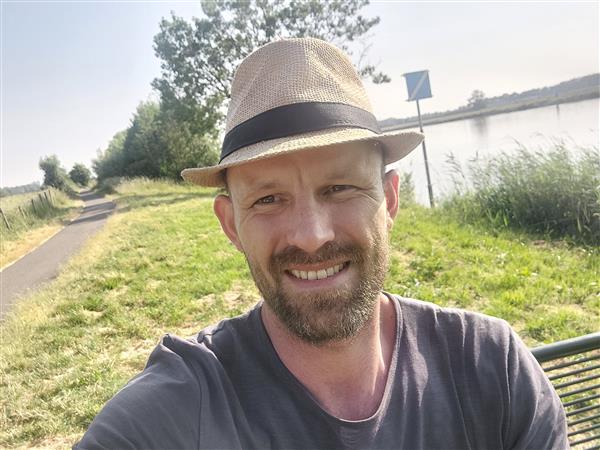 Grote foto vrouwen verwenner contacten en berichten man zoekt vrouw