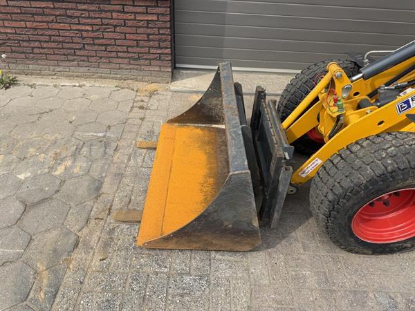 Grote foto knikmops 130 minishovel bj 2024 490 lease agrarisch shovels