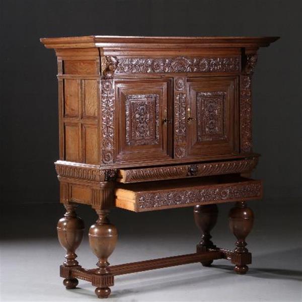 Grote foto 17e eeuws hollands rariteiten kabinetje uit de collectie van koning willem iii koningin wilhelmina antiek en kunst stoelen en banken