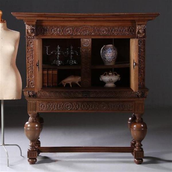 Grote foto 17e eeuws hollands rariteiten kabinetje uit de collectie van koning willem iii koningin wilhelmina antiek en kunst stoelen en banken