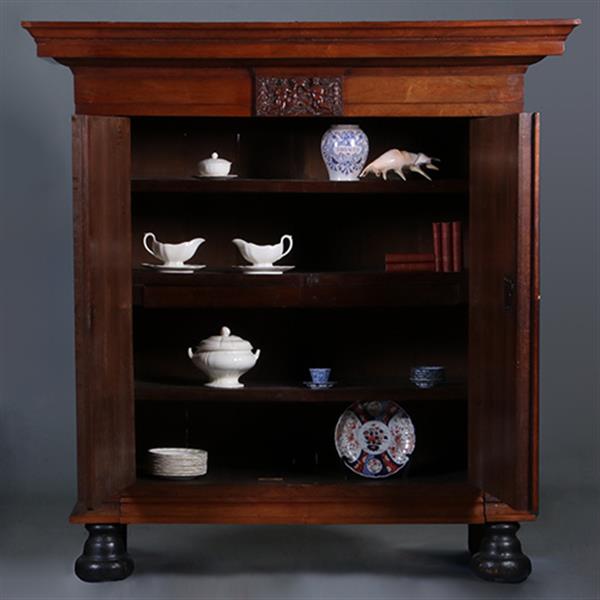 Grote foto palissander pastoorskast in een prachtige zonnige kleur ca 1700 no.431530 antiek en kunst stoelen en banken