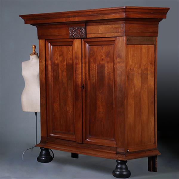 Grote foto palissander pastoorskast in een prachtige zonnige kleur ca 1700 no.431530 antiek en kunst stoelen en banken