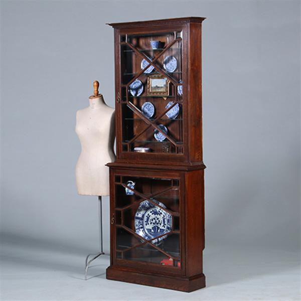 Grote foto bijzonder ondiepe vitrine kast met geslepnglas en 8 verstelbare planchettes ca 1865 no.431560 antiek en kunst stoelen en banken