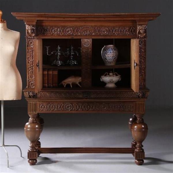 Grote foto 17e eeuws hollands rariteiten kabinetje uit de collectie van koning willem iii koningin wilhelmina antiek en kunst stoelen en banken