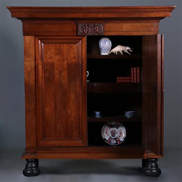 Grote foto palissander pastoorskast in een prachtige zonnige kleur ca 1700 no.431530 antiek en kunst stoelen en banken