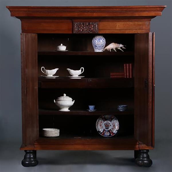 Grote foto palissander pastoorskast in een prachtige zonnige kleur ca 1700 no.431530 antiek en kunst stoelen en banken