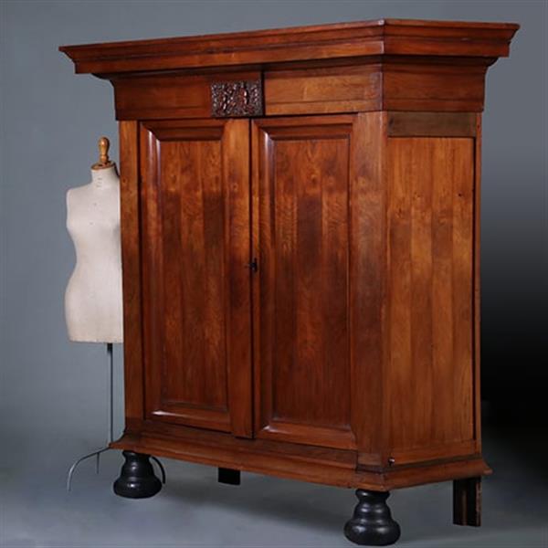 Grote foto palissander pastoorskast in een prachtige zonnige kleur ca 1700 no.431530 antiek en kunst stoelen en banken