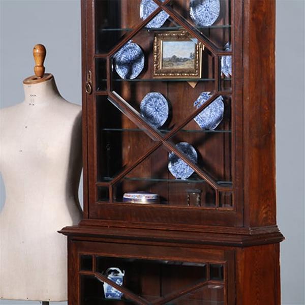 Grote foto bijzonder ondiepe vitrine kast met geslepnglas en 8 verstelbare planchettes ca 1865 no.431560 antiek en kunst stoelen en banken