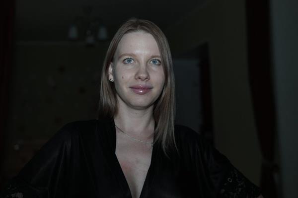 Grote foto ik ben de nieuwe enthousiaste vrouw hier. erotiek escort service