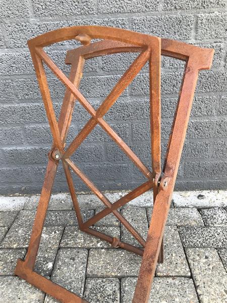 Grote foto gietijzeren kiepraam rauter fraai tuin en terras tuindecoratie