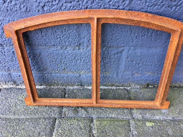 Grote foto gietijzeren stalraam menze klein tuin en terras tuindecoratie