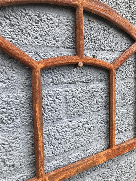 Grote foto gietijzeren stalraam menze groot tuin en terras tuindecoratie