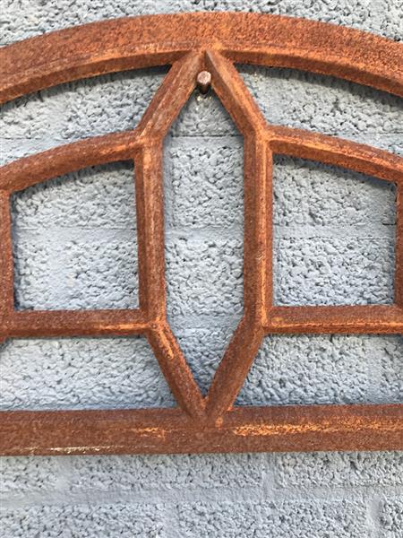 Grote foto gietijzeren stalraam spider klein tuin en terras tuindecoratie