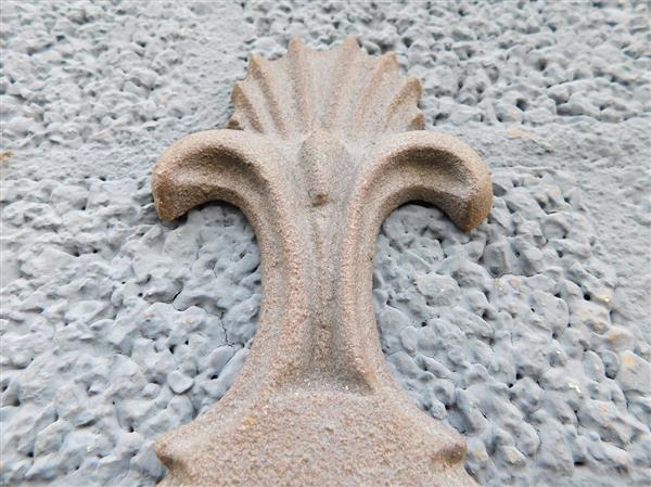 Grote foto muuranker slank model gietijzer klassiek gevelornament tuin en terras tuindecoratie