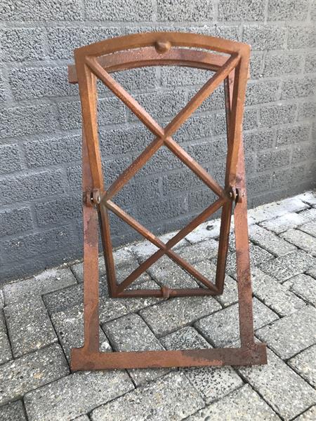 Grote foto gietijzeren kiepraam rauter fraai tuin en terras tuindecoratie