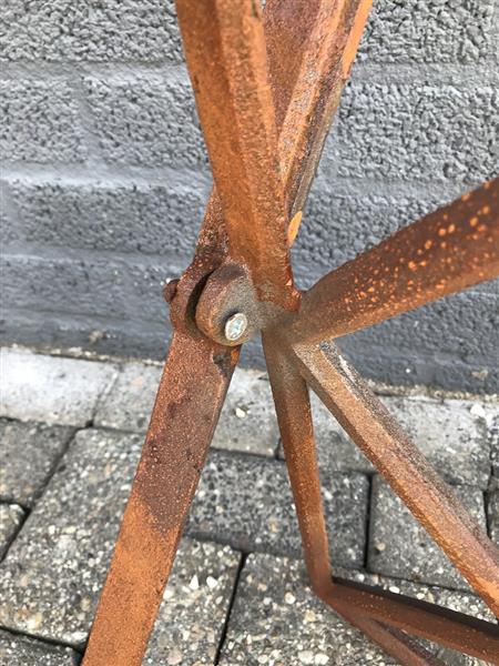 Grote foto gietijzeren kiepraam rauter fraai tuin en terras tuindecoratie