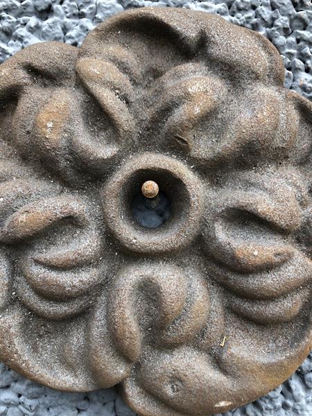 Grote foto gietijzeren muuranker 15 cm bloemmotief tuin en terras tuindecoratie