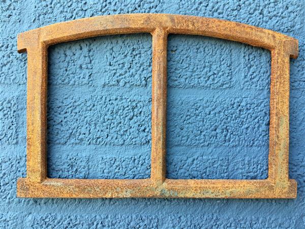 Grote foto gietijzeren stalraam menze klein tuin en terras tuindecoratie
