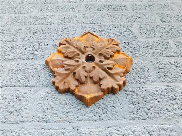 Grote foto gietijzeren muuranker in bladvorm tuin en terras tuindecoratie