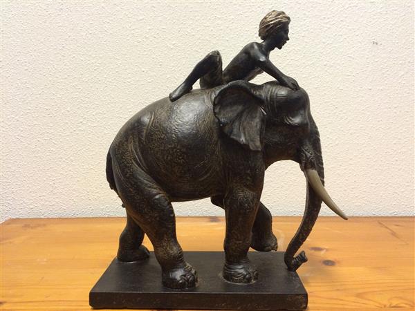 Grote foto 1 skulptur olifant met ruiter polystein huis en inrichting woningdecoratie