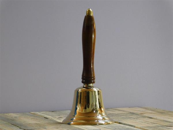 Grote foto handbel van messing tafelbel met houten handvat huis en inrichting eettafels