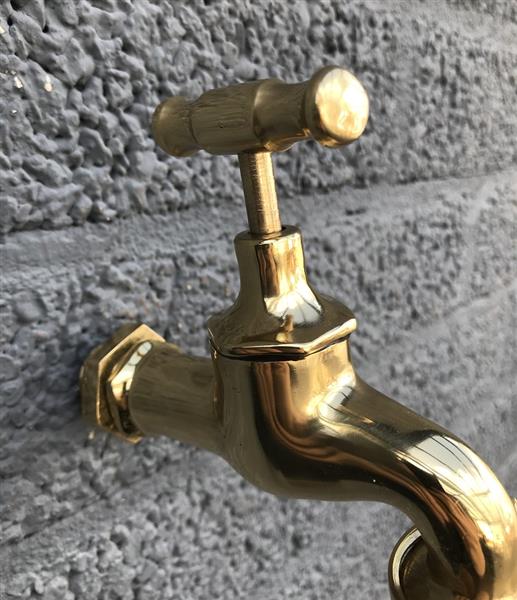 Grote foto waterkraan voor tuin fonteinen messing tuin en terras overige tuin en terras