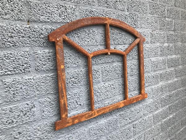 Grote foto gietijzeren stalraam menze groot tuin en terras tuindecoratie
