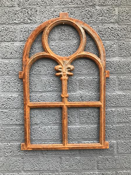Grote foto gietijzeren stalraam kerkraam gietijzer fraai model. tuin en terras tuindecoratie