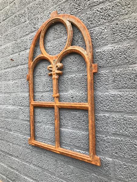 Grote foto gietijzeren stalraam kerkraam gietijzer fraai model. tuin en terras tuindecoratie