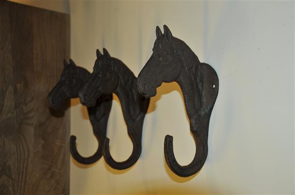 Grote foto gepoedercoat 1 kapstok met paardenhoofd essa gietijzer huis en inrichting woningdecoratie