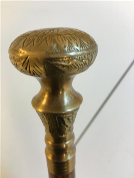 Grote foto edele wandelstok met prachtige messing knop. kleding dames sieraden