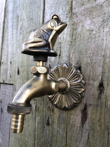 Grote foto waterkraan voor tuin fonteinen messing tuin en terras overige tuin en terras