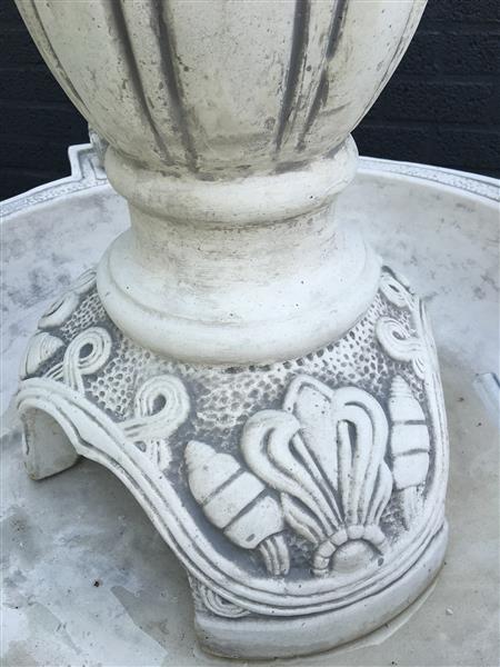 Grote foto tuinfontein met spuwende kikkers vol steen tuin en terras overige tuin en terras