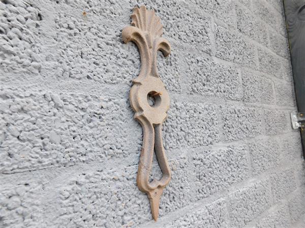 Grote foto muuranker slank model gietijzer klassiek gevelornament tuin en terras tuindecoratie