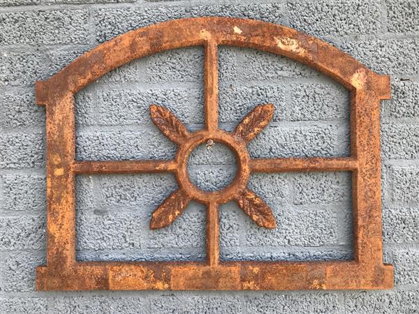 Grote foto gietijzeren stal garage raam ijzervenster voor tuinmuur eiken raam groot. tuin en terras tuindecoratie