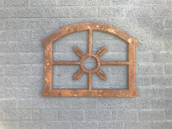 Grote foto gietijzeren stal garage raam ijzervenster voor tuinmuur eiken raam groot. tuin en terras tuindecoratie