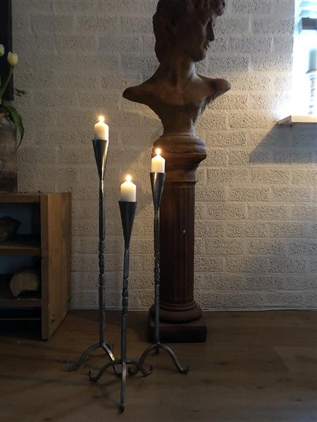 Grote foto set van 3 fraaie smeedijzeren kandelaars 1 armig mooi sierlijk smeedwerk huis en inrichting woningdecoratie