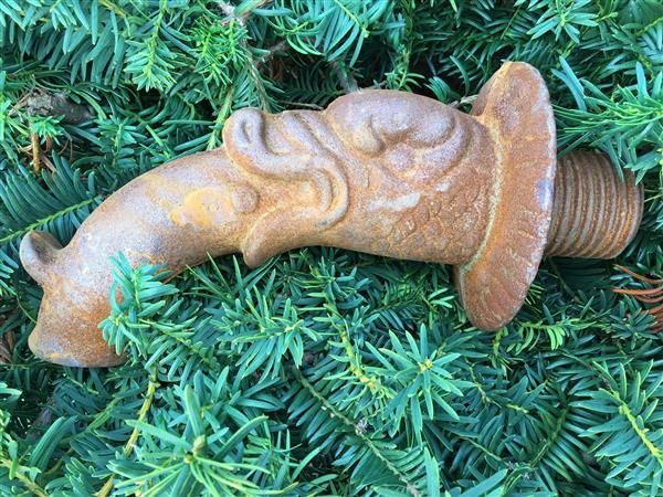 Grote foto waterspuwer wandfontein waterspuwer mythische vis gietijzer tuin en terras overige tuin en terras