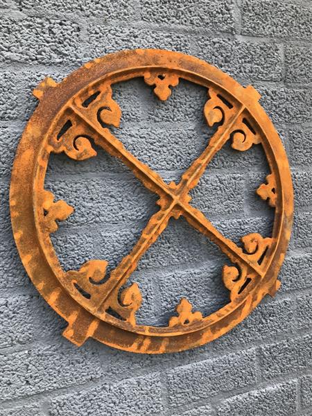 Grote foto venster rond nostalgisch raam venster antiek gietijzer tuin en terras tuindecoratie