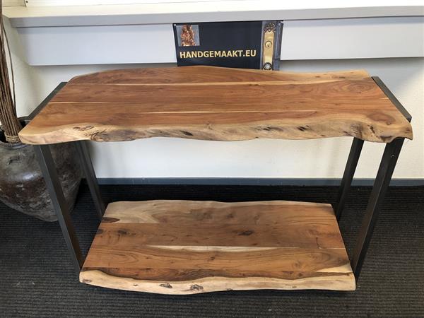 Grote foto hoe fraai is deze dubbele boomstamtafel met gietijzeren onderstel als sidetable huis en inrichting eettafels