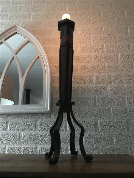 Grote foto kaarsenhouder kaarsenstandaard set gemaakt van smeedijzer en hout robuust huis en inrichting woningdecoratie