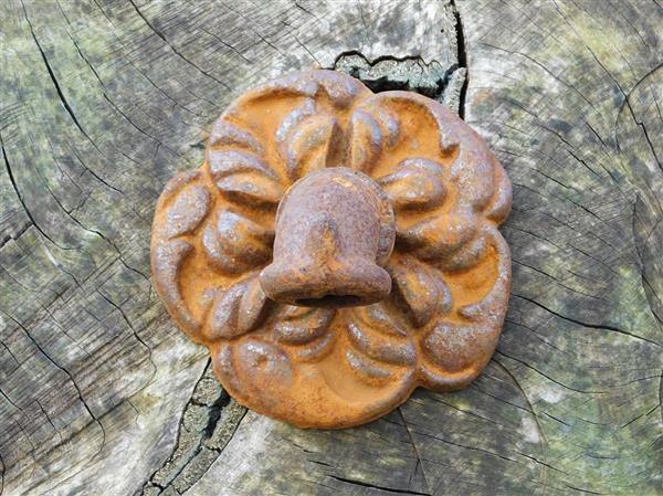 Grote foto waterspuwer voor de tuin fonteinen rozenblad cast iron. tuin en terras overige tuin en terras