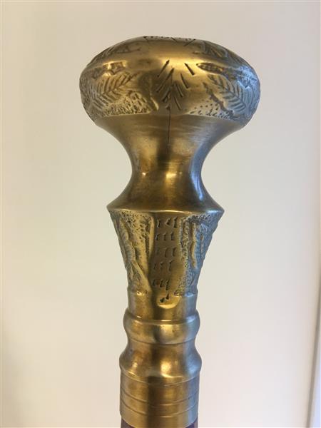Grote foto edele wandelstok met prachtige messing knop. kleding dames sieraden